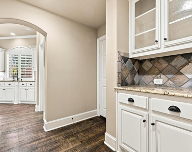 731 Lockridge Road - Photo Thumbnail 6