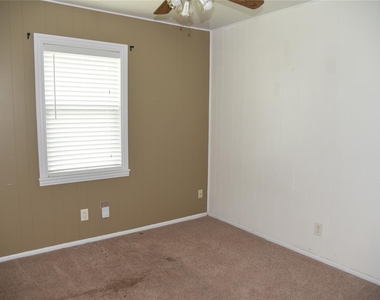 856 Renfro Drive - Photo Thumbnail 11