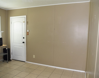 856 Renfro Drive - Photo Thumbnail 5