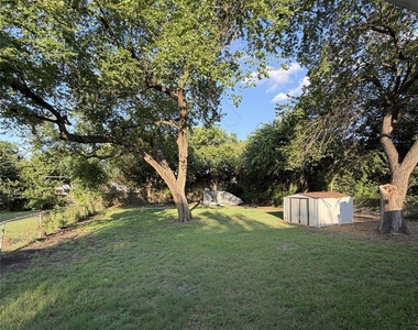856 Renfro Drive - Photo Thumbnail 2
