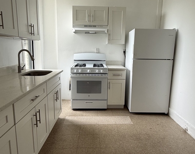2080 West Street - Photo Thumbnail 2