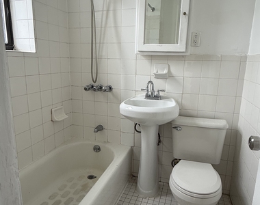 2080 West Street - Photo Thumbnail 5