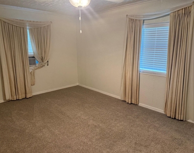 643 E South Street - Photo Thumbnail 19