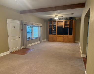 643 E South Street - Photo Thumbnail 5