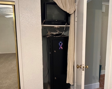 643 E South Street - Photo Thumbnail 22