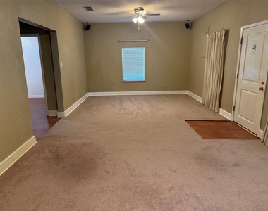 643 E South Street - Photo Thumbnail 6