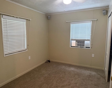 643 E South Street - Photo Thumbnail 32