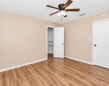 5513 Scott Drive - Photo Thumbnail 13
