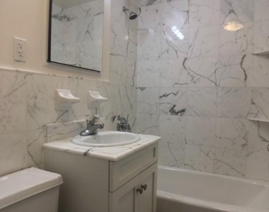 E 87 St / York Avenue - Photo Thumbnail 5