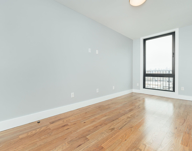 115 Stanwix St 11206 - Photo Thumbnail 5