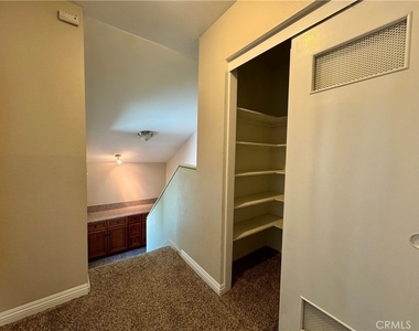 594 W Huntington - Photo Thumbnail 19