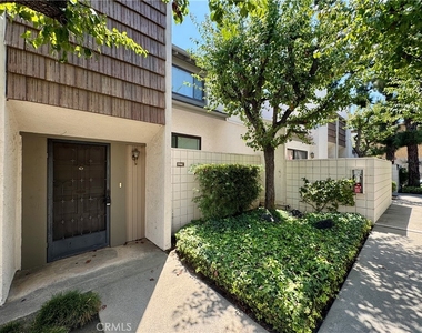 594 W Huntington - Photo Thumbnail 1