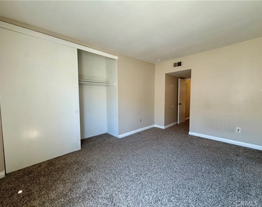594 W Huntington - Photo Thumbnail 22