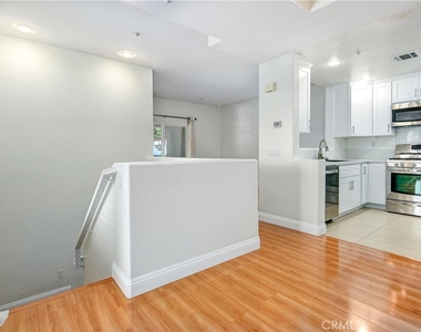 600 E Walnut - Photo Thumbnail 2