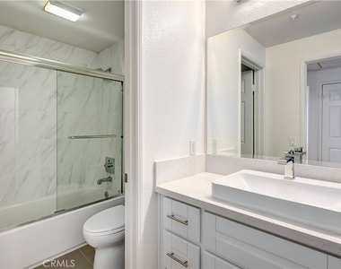 600 E Walnut - Photo Thumbnail 8