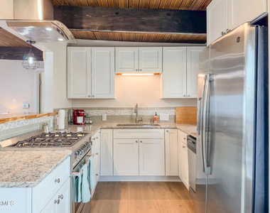 1327 Devon Lane - Photo Thumbnail 13