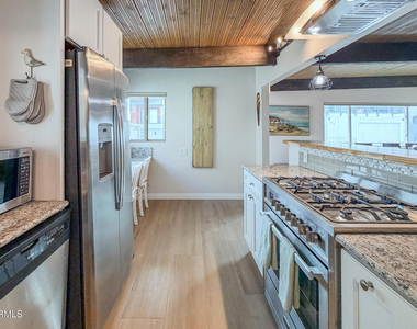 1327 Devon Lane - Photo Thumbnail 10