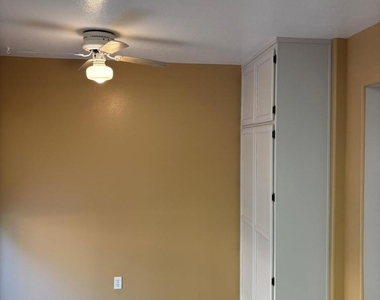 10463 Graham Court - Photo Thumbnail 7