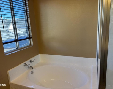 10463 Graham Court - Photo Thumbnail 18