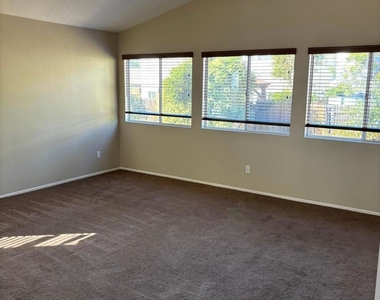 10463 Graham Court - Photo Thumbnail 15