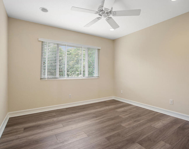 1672 Wellington Place - Photo Thumbnail 14