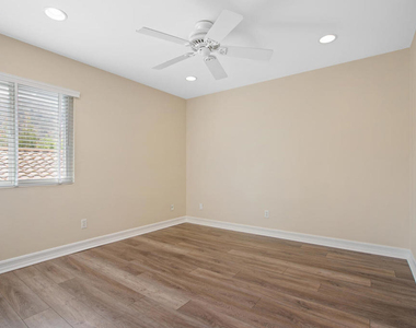 1672 Wellington Place - Photo Thumbnail 13