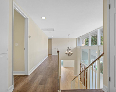 1672 Wellington Place - Photo Thumbnail 26
