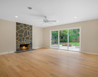 1672 Wellington Place - Photo Thumbnail 15