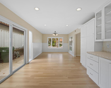 1672 Wellington Place - Photo Thumbnail 6