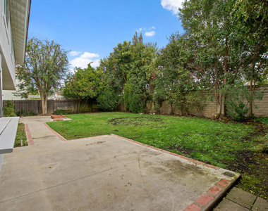 1672 Wellington Place - Photo Thumbnail 28