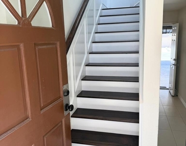 5121 Neptune Square - Photo Thumbnail 3