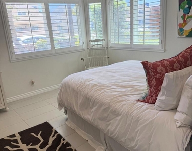 5121 Neptune Square - Photo Thumbnail 5