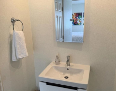5121 Neptune Square - Photo Thumbnail 7