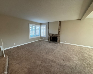 1827 Wellspring - Photo Thumbnail 2