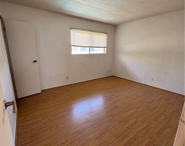 1231 Hillandale Avenue - Photo Thumbnail 4