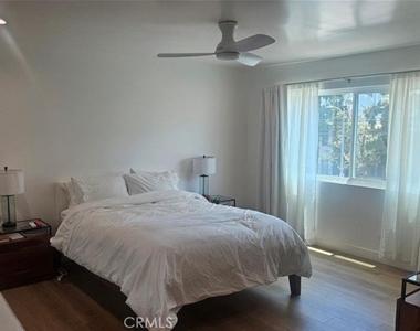 18333 Hatteras - Photo Thumbnail 10