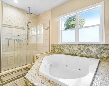 22450 Collins - Photo Thumbnail 47