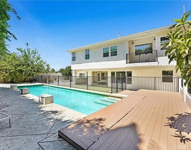 22450 Collins - Photo Thumbnail 68