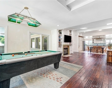 22450 Collins - Photo Thumbnail 26