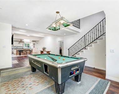 22450 Collins - Photo Thumbnail 25