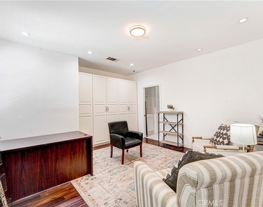 22450 Collins - Photo Thumbnail 70