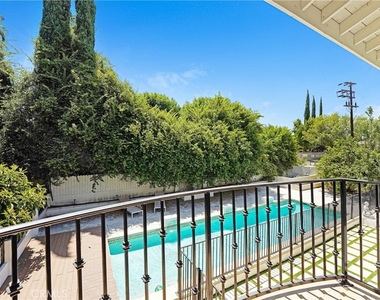22450 Collins - Photo Thumbnail 51