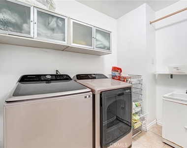 22450 Collins - Photo Thumbnail 29