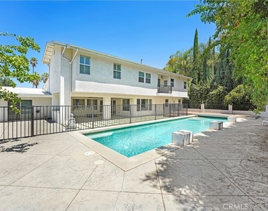22450 Collins - Photo Thumbnail 66
