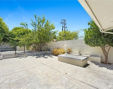 22450 Collins - Photo Thumbnail 64