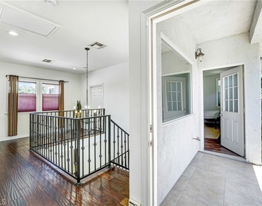 22450 Collins - Photo Thumbnail 42