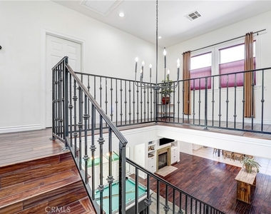 22450 Collins - Photo Thumbnail 41