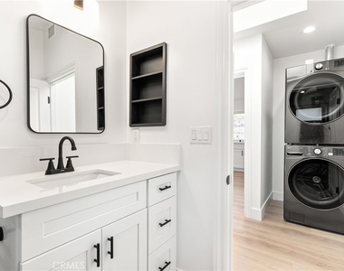 5227 Beckford Ave - Photo Thumbnail 7
