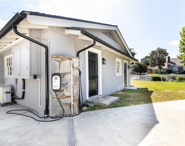 5227 Beckford Ave - Photo Thumbnail 11