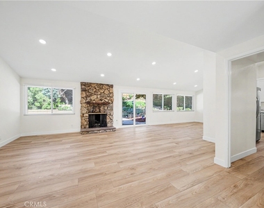 5604 Mason Avenue - Photo Thumbnail 7